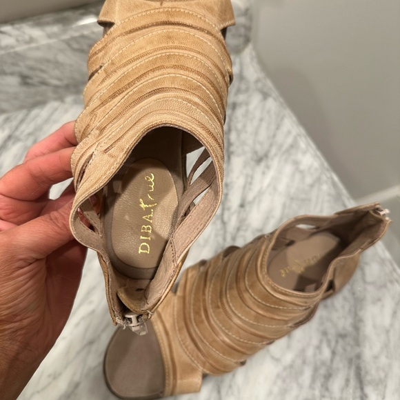 NWOT DibaTrue Gladiator Sandals - Picture 3 of 7